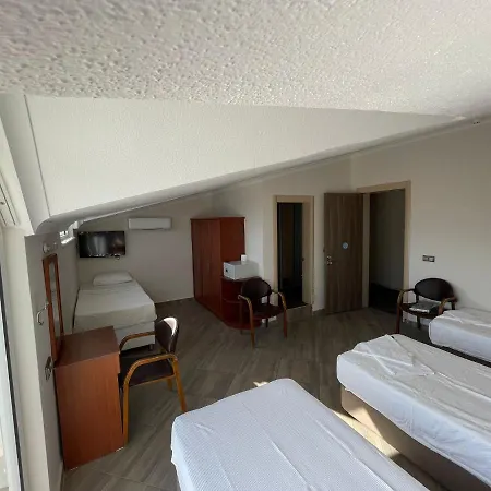 Adler 3* مرمريس
